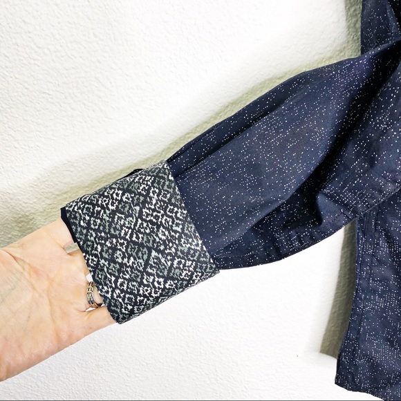 NWT Robert Graham Beehler Button Up - Picture 3 of 6